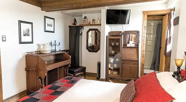Номер Deluxe The Cochrane Rockyview Hotel