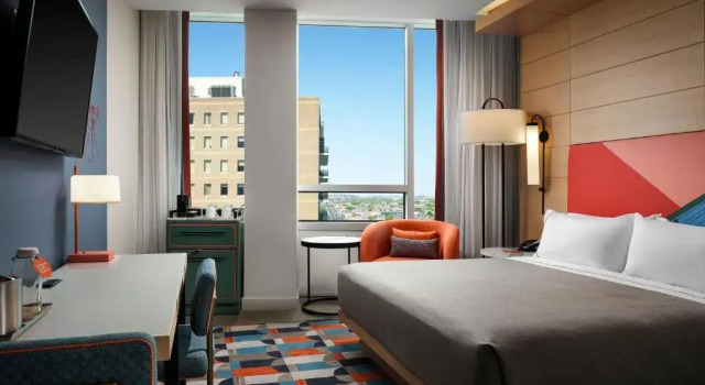 Номер для гостей с ограниченными физическими возможностями Canopy by Hilton New Orleans Downtown
