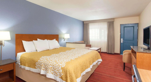 Двухместный люкс Days Inn by Wyndham San Diego-East/El Cajon
