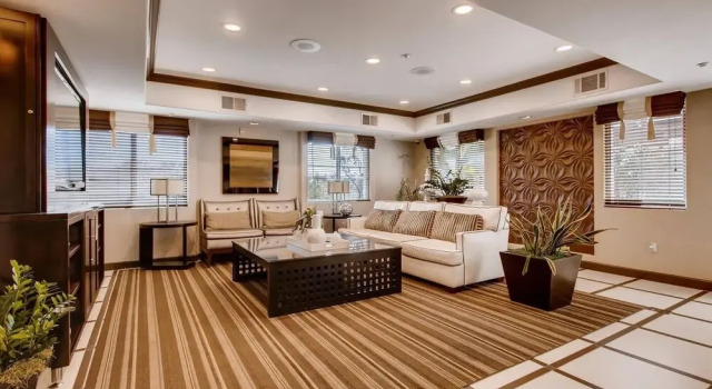 Immaculate 2BR/2BTH - Office/dining seating - Fast WIFI - Patio - Free Parking! (FV2)