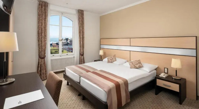 Двухместный номер Standard с видом на озеро Hôtel des Alpes