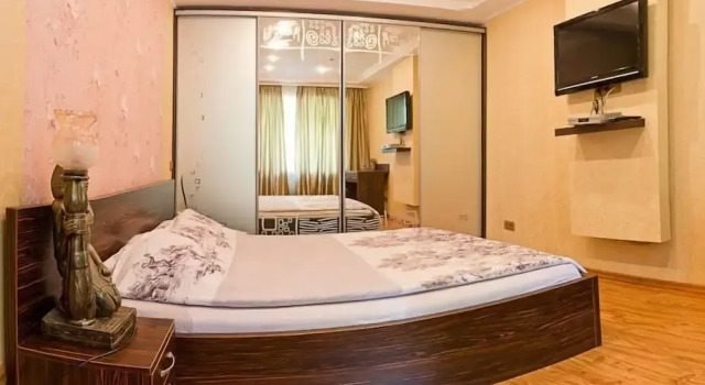 Apart Kiev Dovnar Zapolskogo 4A, Rezervovat Apartmán Kyjev Kijev