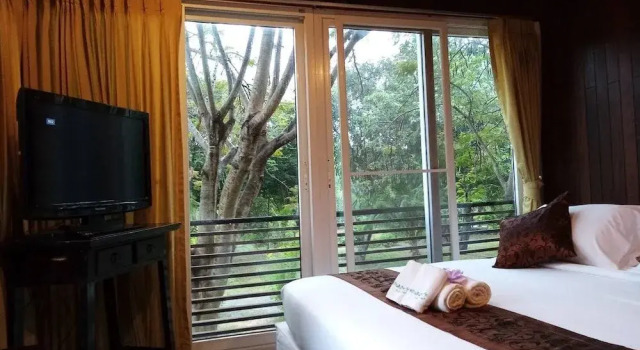 Cliff & Cape Camping Resort, Réserver Camping Sai Yok Sai Yok National Park