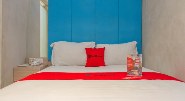 Двухместный номер Standard RedDoorz Premium @ The Batik Hotel Moh. Toha