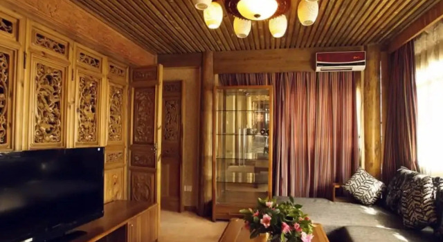 Fawenyuan Inn, Забронировать Отель Лицзян Юньнань, рядом с Улица Сквер-стрит Древнего города Даянь