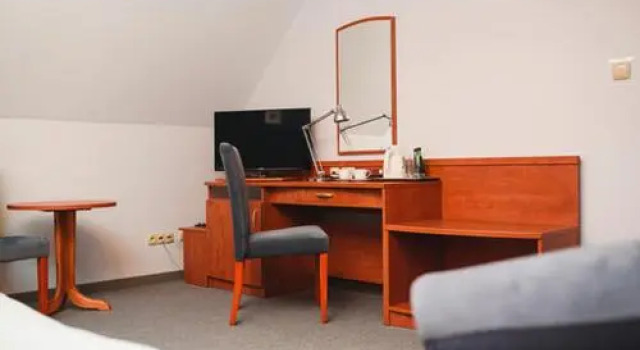Zajazd Pod Szyszkami, Book Hotel Hoteller i Krotoszyn med parkering, Parkering