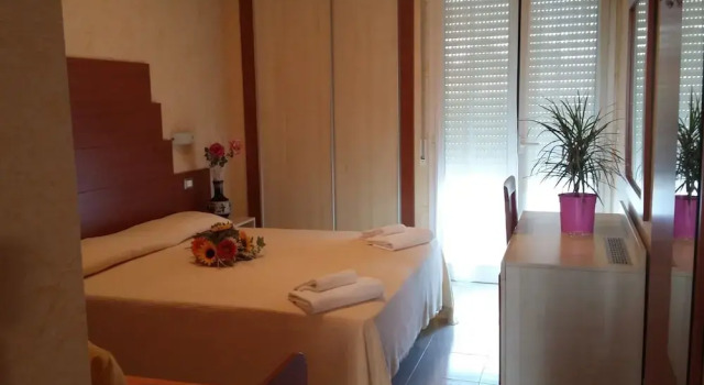 Трёхместный номер Standard с балконом Hotel Condor
