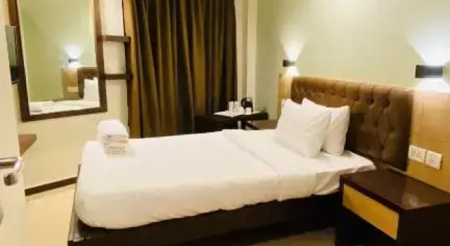 Двухместный люкс Luxury Hotel Plaza Heights by RAK Rooms, Mangaluru