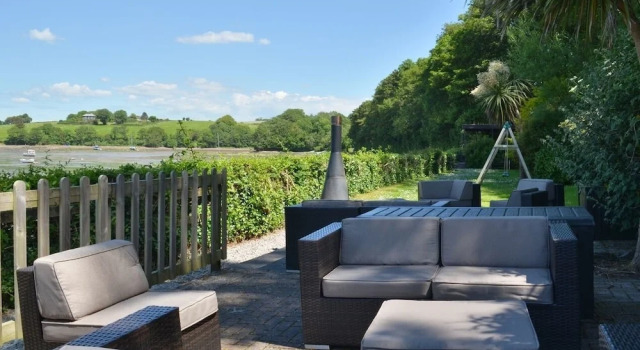 Cabana Lakeside