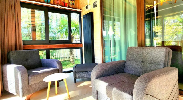 House & Yard Sesil XS 60m to beach, Book Feriehus Sommerhuse i Guria, Hytte