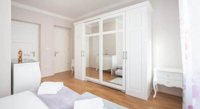 Amazing Apartment in Split With Wifi, Prenota Appartamento Hotel a Croatian Islands con piscina, Piscina
