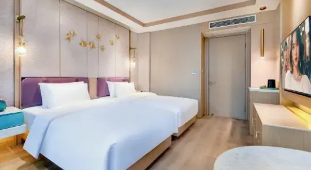 Люкс Grand Baihao Hotel (Yiwu Airport Beiyuan business city store)