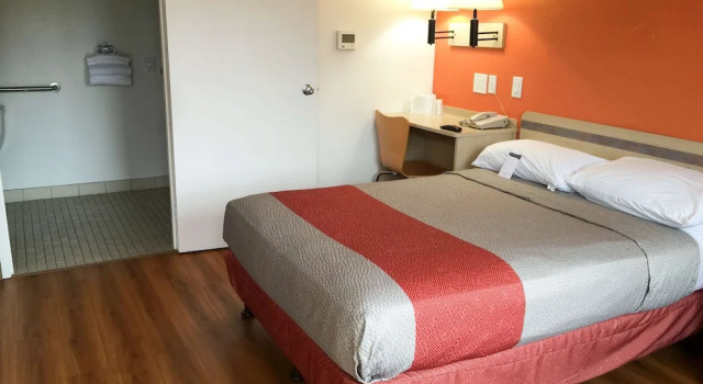 Номер Deluxe Motel 6-Roseville, MN - Minneapolis North