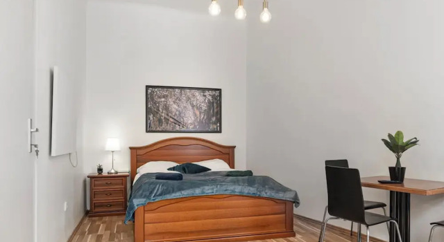 Апартаменты Modern 1 Bedroom Long Stay Apartment