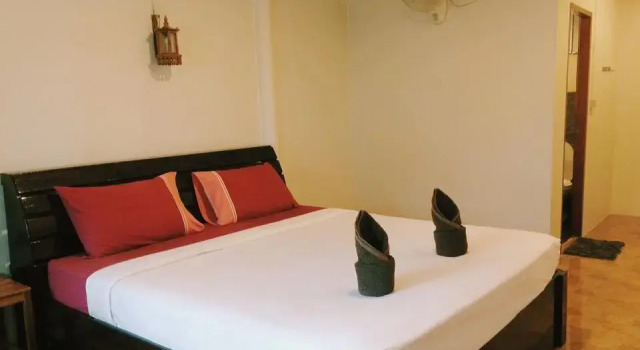 Трёхместный номер Standard Maehaad Garden Inn