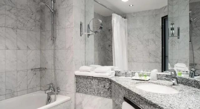 Двухместный номер Standard Courtyard by Marriott Magdeburg