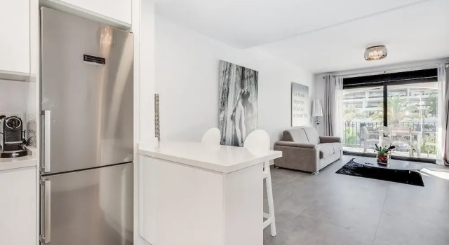 by RIVA - Beautiful 1 Bedroom Chic Apartment in Banus Gardens, Забронировать Апартаменты/квартира Отели Марбелья с парковкой, рядом с Casino Marbella, Парковка