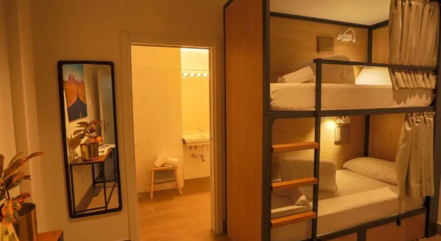Кровать в общем номере Nut Hostel