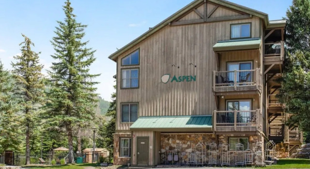 Bluegreens StreamSide at Vail, Забронировать Курортный отель Отели Вейл с бассейном, Бассейн