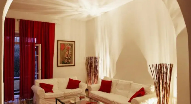 Casa bianca rossa viola