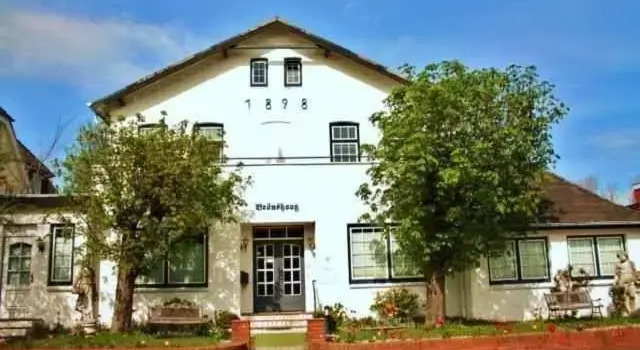 App-7-in-strandnaher-Lage-Baederstil-Villa-in-Wenningstedt-Sylt