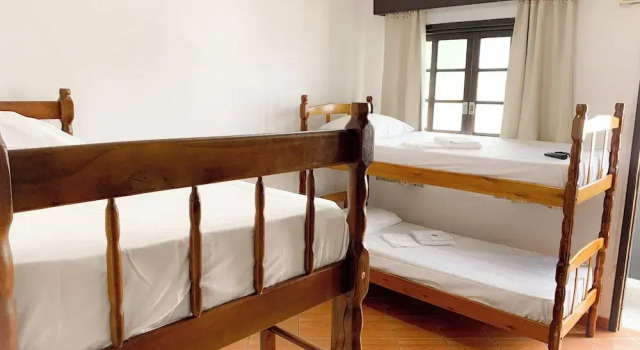 Четырёхместный номер Standard Hotel Vandressen & Castro