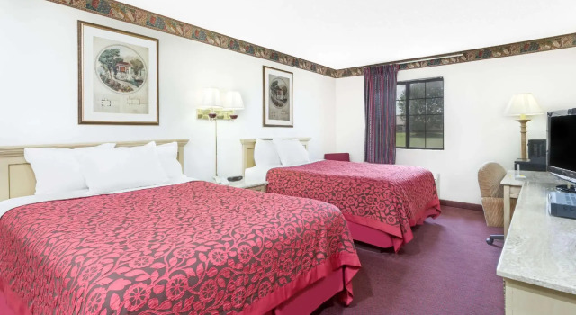 Четырёхместный номер Standard Days Inn by Wyndham Concordia