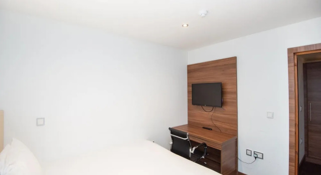 Четырёхместный люкс Superior Livin Serviced Apartments