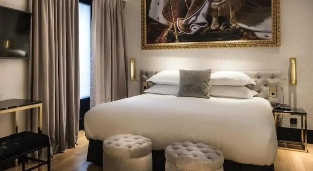Четырёхместный номер Hotel Eiffel Petit Louvre