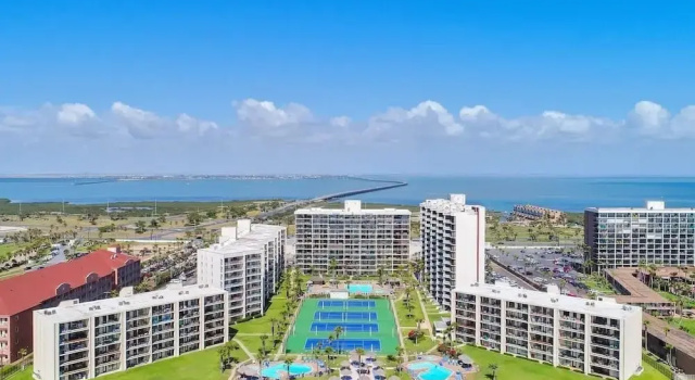 Апартаменты Saida Towers Iii- 3101 3 Bedroom Condo by RedAwning
