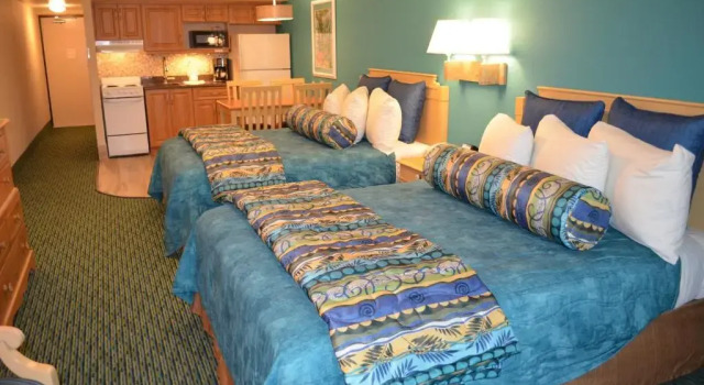 Четырёхместный номер Standard с видом на бассейн Sun Viking Lodge - Daytona Beach
