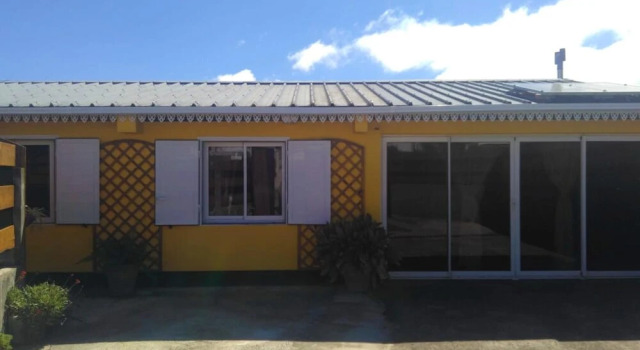 House With 2 Bedrooms In La Plaine Des Cafres With Wonderful Mountain View And Enclosed Garden, Prenota Casa vacanze Ville a Le Tampon, Villa