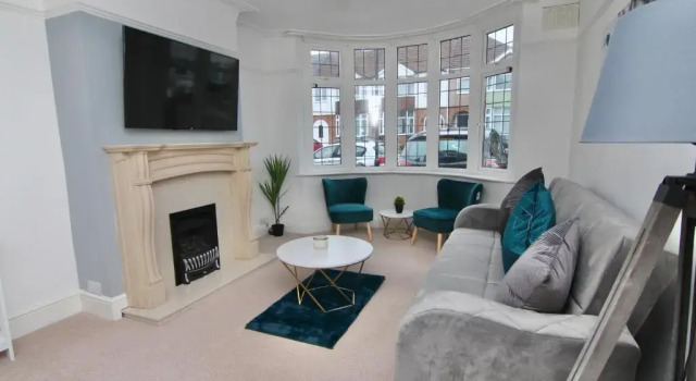 Коттедж Seedfield House - Elegant Stylish Home