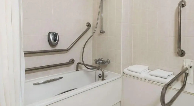 Двухместный номер для гостей с ограниченными возможностями Days Inn Stafford