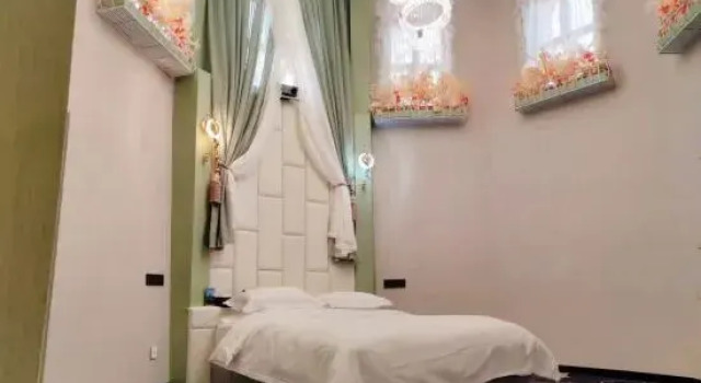 Люкс Business Jingu Alley Hotel