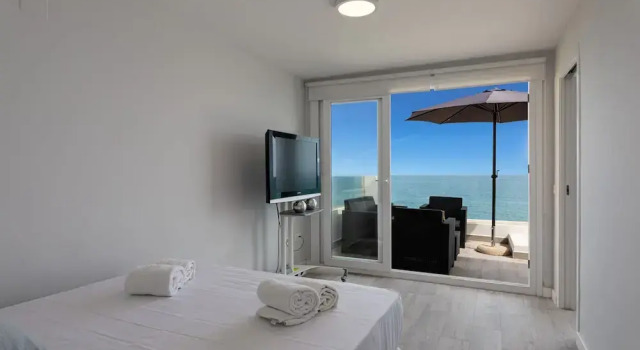 Sea View Apartment 2 Min Walk From the Beach, Varaa Huoneisto Hotellit Costa del Sol pysäköinnillä, Pysäköinti