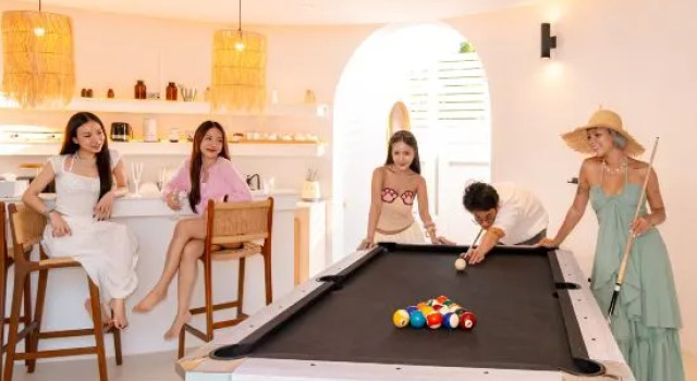 White Curve Villa