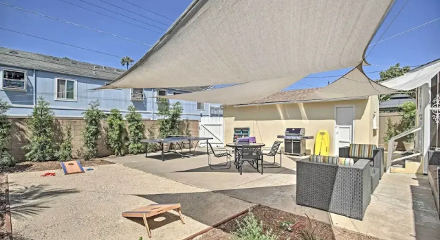Коттедж Oceanside Home w/ Yard - Walk to Beach & Pier