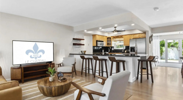 Tropical Oasis Fantastic 4 BD 3 BTH Home, Rezerwuj Hotel Hotele w Broward County z parkingiem, Parking