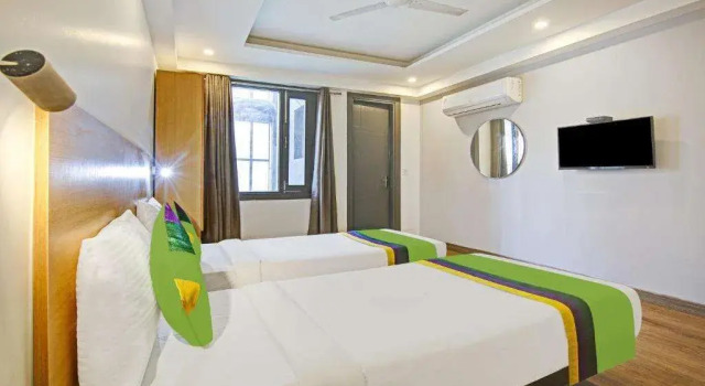 Treebo Ahinsa Residency Sohna Road, Rezerwuj Hotel Hotele w Haryana z basenem, Basen