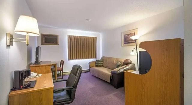 Четырёхместный люкс Beaver Creek Inn and Suites