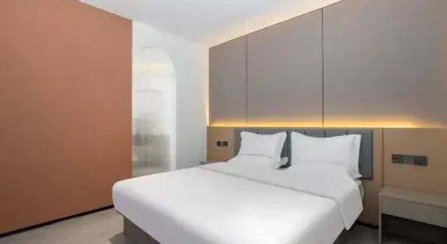 Люкс Yining Huan Zhu hotel.