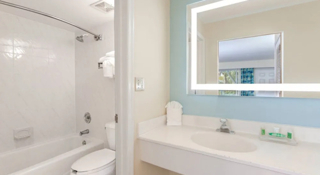 Четырёхместный номер Standard с красивым видом из окна Holiday Inn Key Largo by IHG