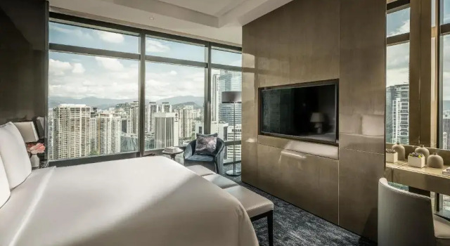 Апартаменты Deluxe с 2 комнатами Four Seasons Hotel Kuala Lumpur
