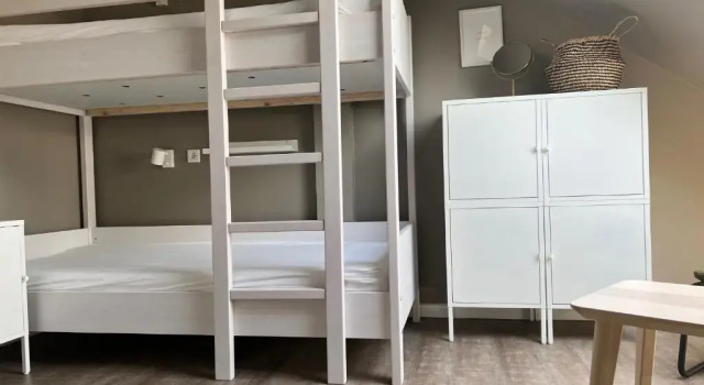 Кровать в общем номере HÖNOW HOTEL