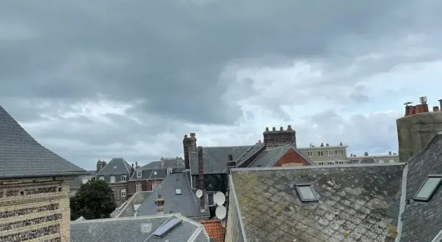 LA TOUR AUX CRABES près de la plage, Book Hotel Dieppe 