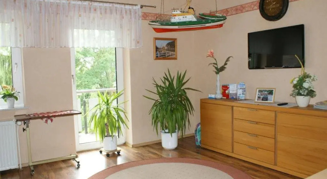 Haus Kuhn Carlinensiel - Südliche Nordsee -, Забронировать Отель Отели Каролинензиль с парковкой, рядом с Немецкий музей шлюзовых портов, Парковка