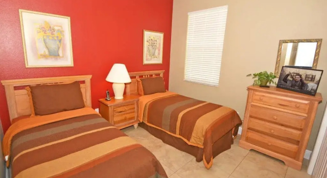 Hampton Lakes Villas - Holly Corner, Book Hotel Hoteller i Four Corners med pool, Swimmingpool