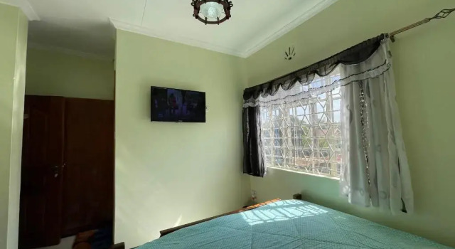 Home Stay Executive Guest House Nairobi, Prenota Affittacamere Hotel a Nairobi con parcheggio, Parcheggio