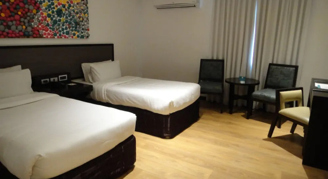 Номер Deluxe Century Hotel